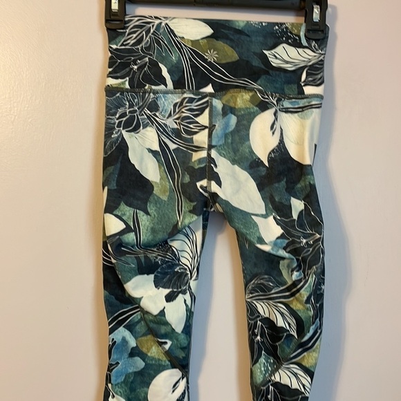 Athleta Chaturanga Tropical Print Leggings Size XXS - Picture 12 of 17